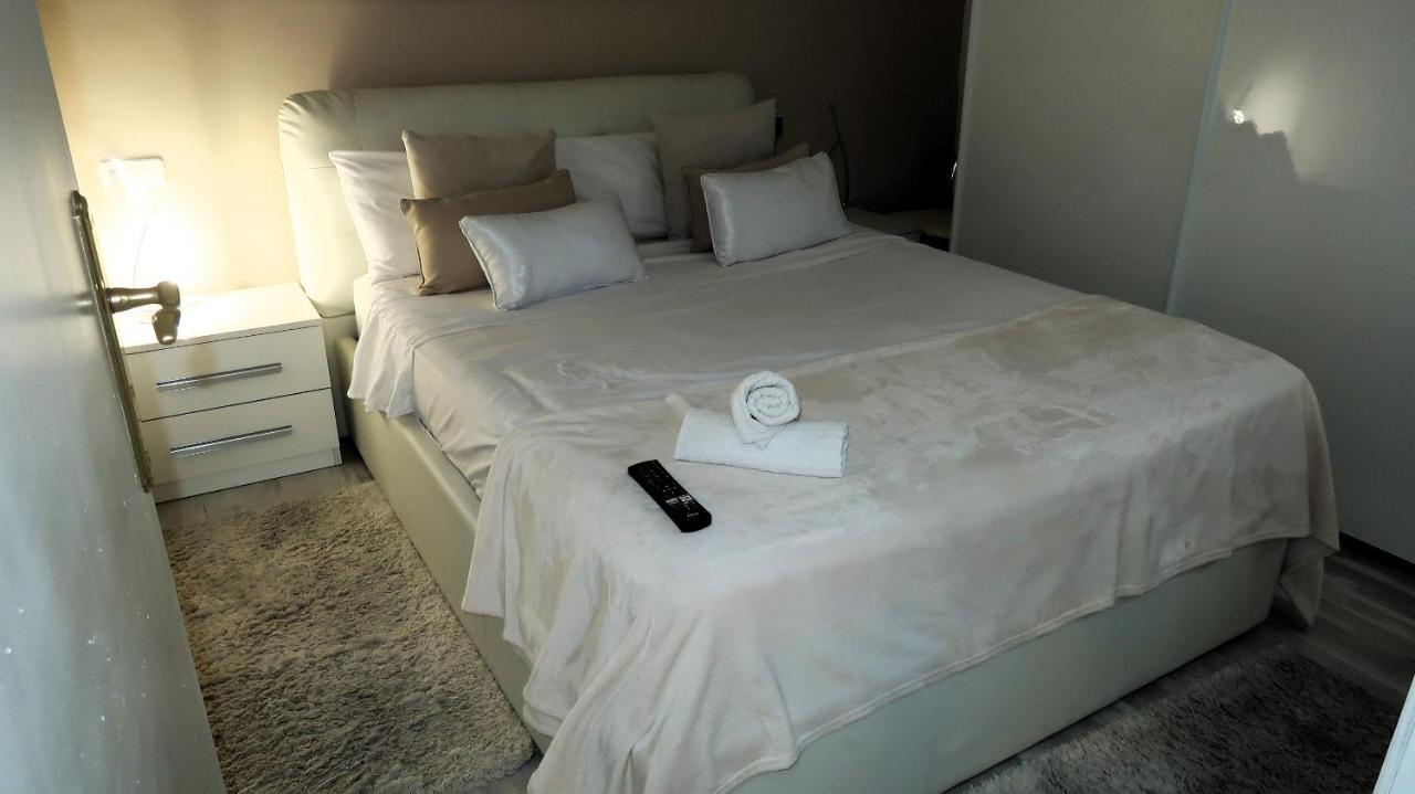 Entire Apartment , 2 Bedrooms Newly Remodeled Center Sitges Barcelona מראה חיצוני תמונה