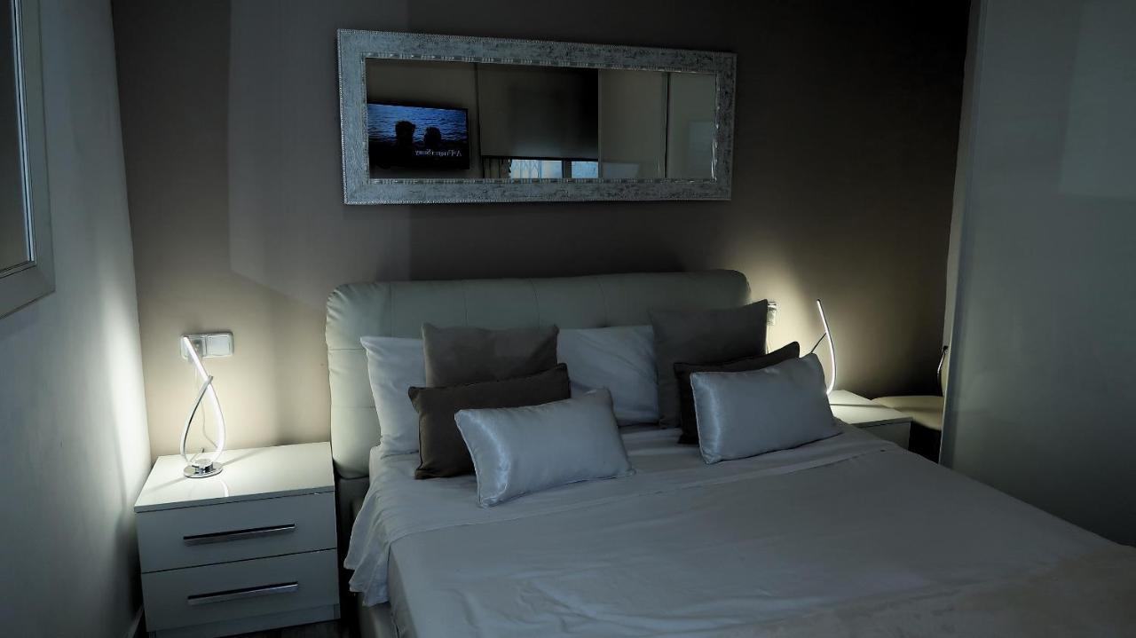 Entire Apartment , 2 Bedrooms Newly Remodeled Center Sitges Barcelona מראה חיצוני תמונה