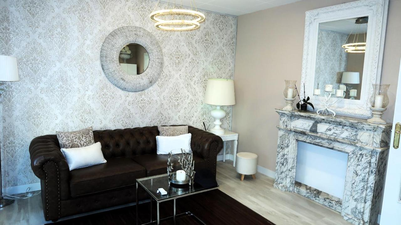 Entire Apartment , 2 Bedrooms Newly Remodeled Center Sitges Barcelona מראה חיצוני תמונה