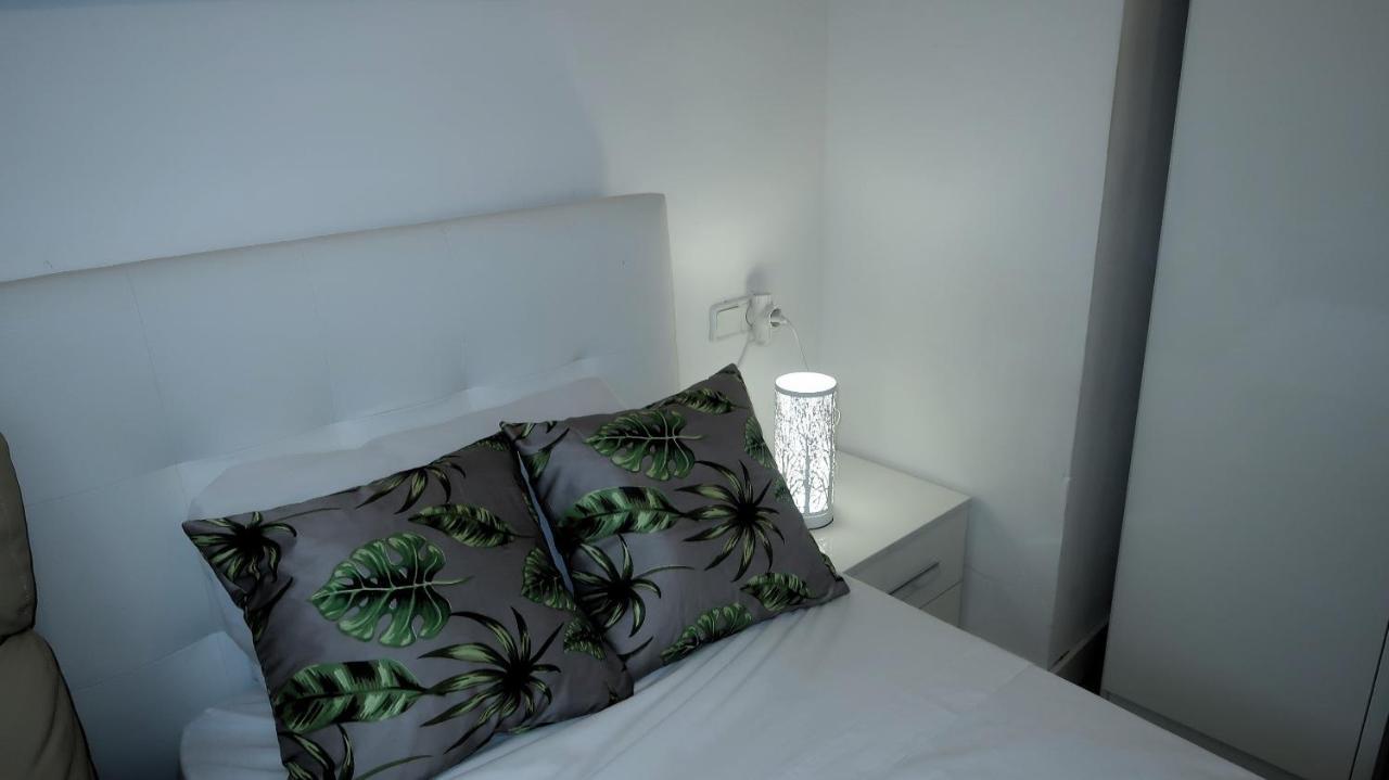 Entire Apartment , 2 Bedrooms Newly Remodeled Center Sitges Barcelona מראה חיצוני תמונה
