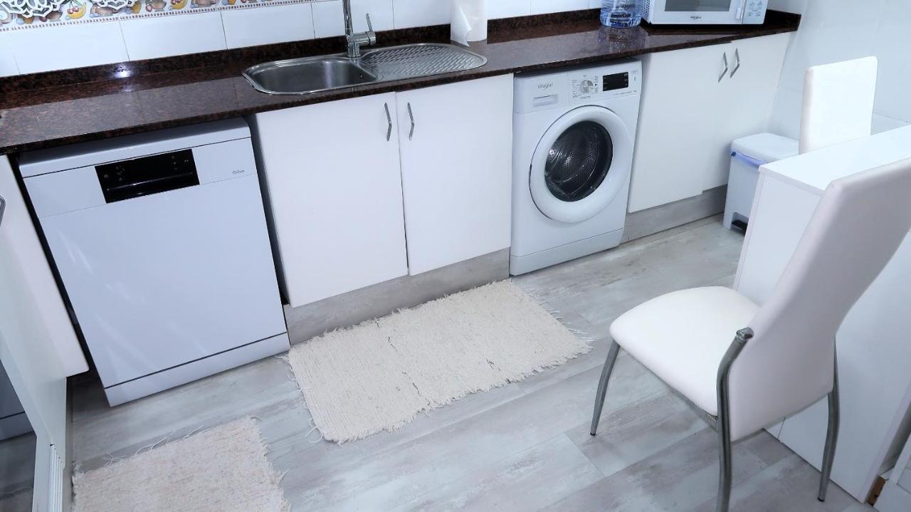 Entire Apartment , 2 Bedrooms Newly Remodeled Center Sitges Barcelona מראה חיצוני תמונה